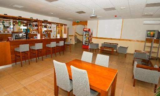 Karoly Robert Diakhotel Gyongyos ภายนอก รูปภาพ